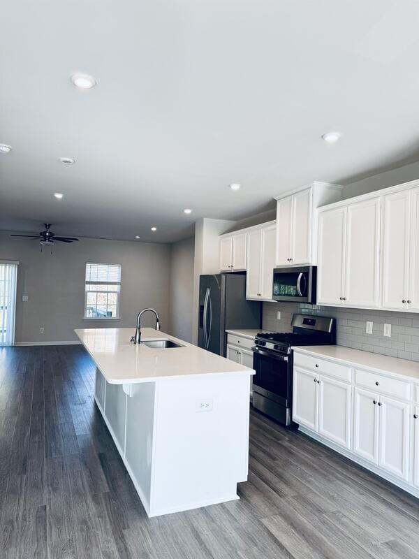 Building Photo - 449 Cross Country Way