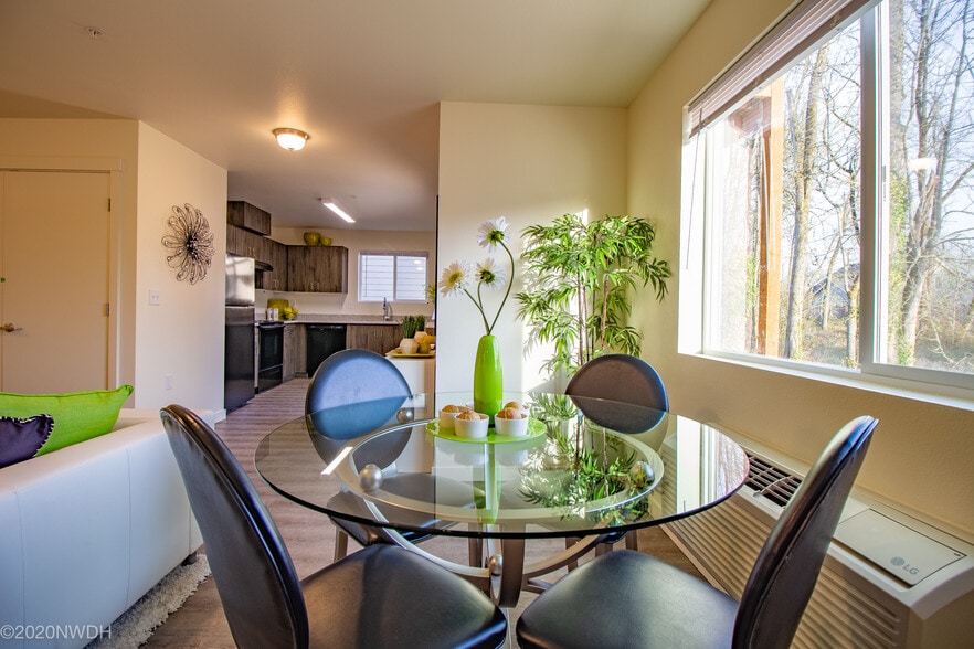 Oak Springs 331 NE Pomona St Roseburg OR 97470 Apartment Finder