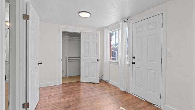 Building Photo - 3 Bedroom home in Winters