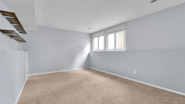 Building Photo - 37 Blue Ridge Rd