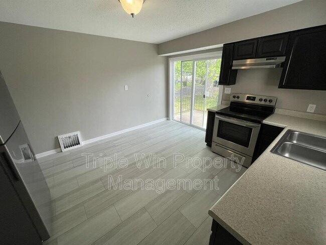 Building Photo - 1629 Talisman Ln