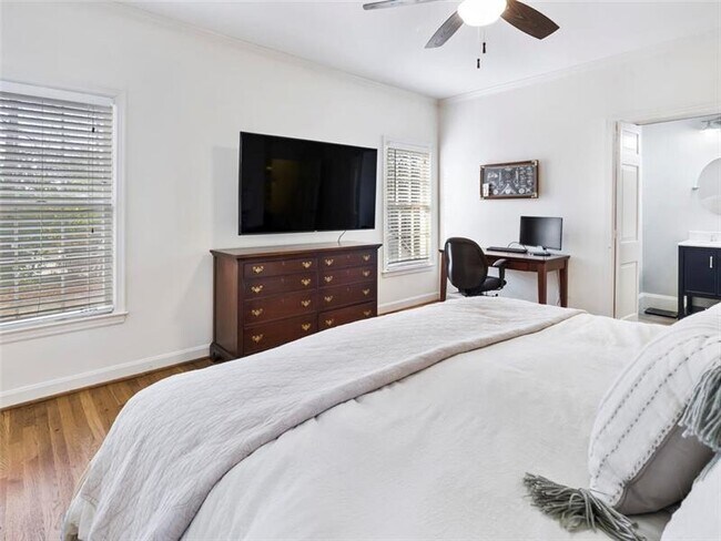 Building Photo - 1872 Wycliff Rd NW