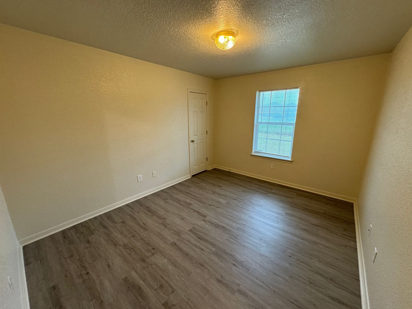 Building Photo - 2609 Vernice Loop