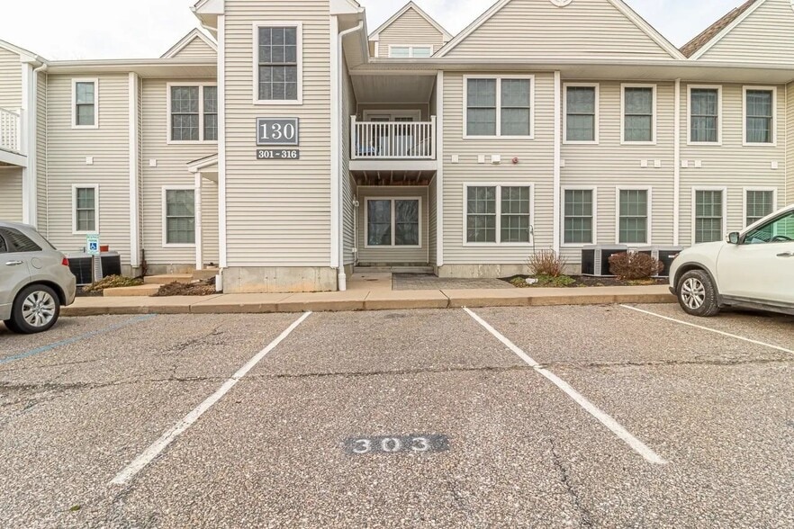 Building Photo - 130 Meridian St