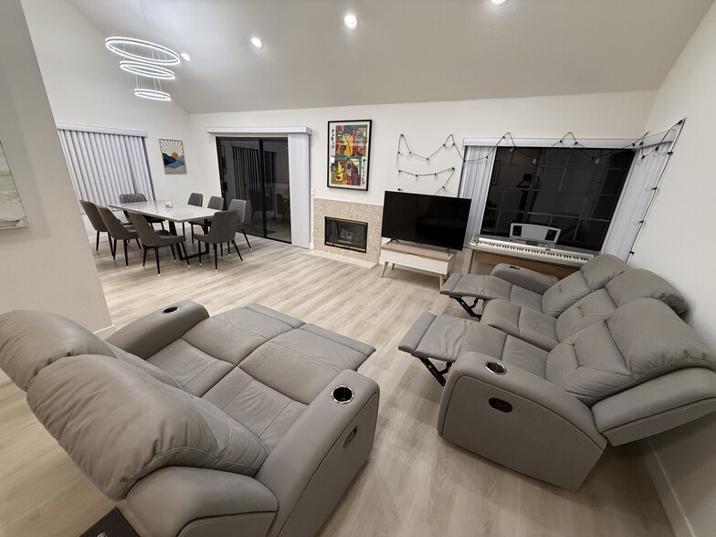 Building Photo - 4639 Executive Dr