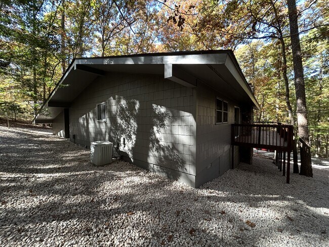 Building Photo - 25 Carballo Ln