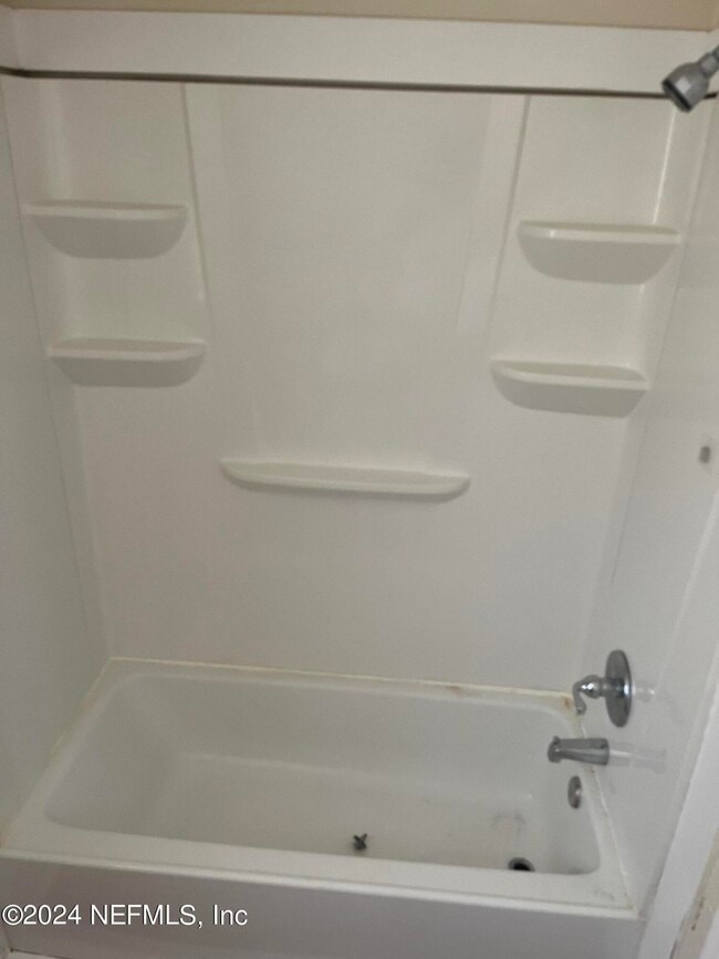 Building Photo - 2414 Rogero Rd