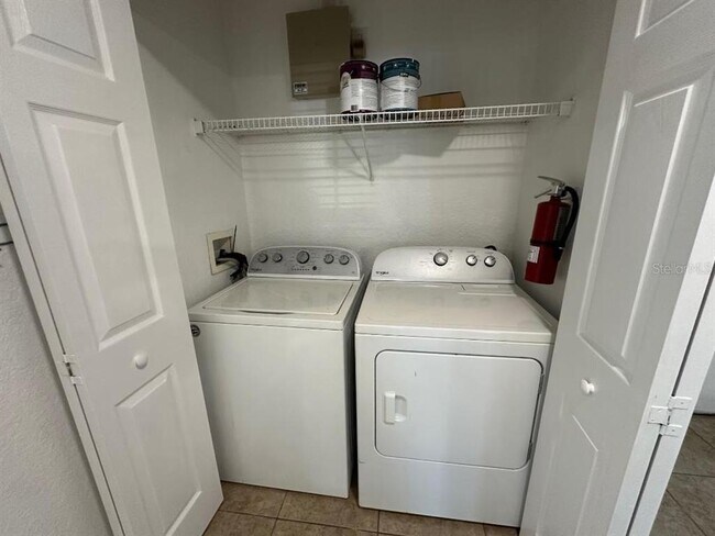 Building Photo - 5479 Vineland Rd