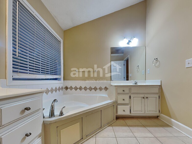 Building Photo - 1222 Joe Brogdon Ln