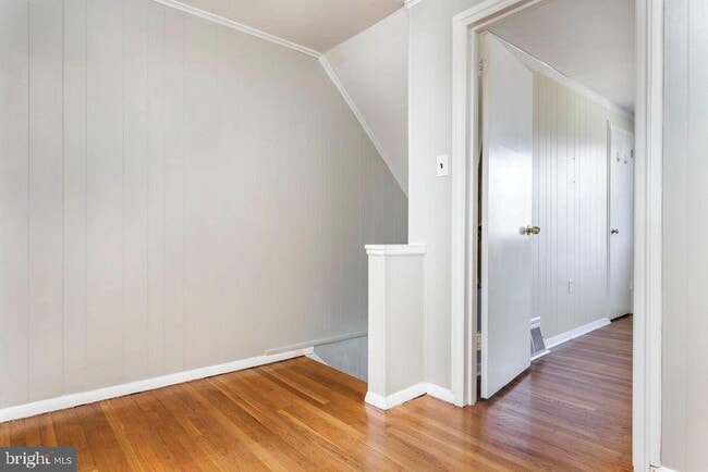 Building Photo - 355 W 12th Ave