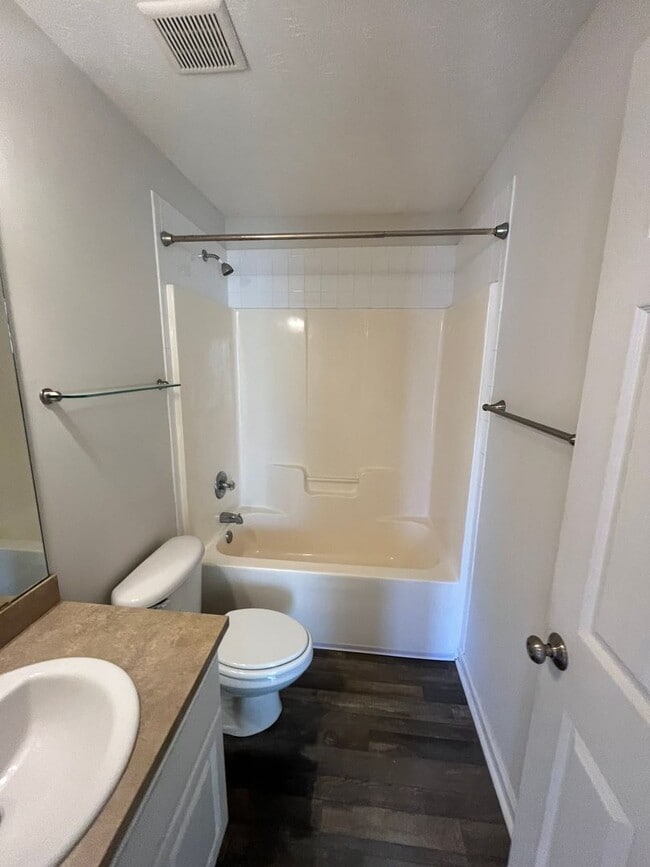 Building Photo - Discover the Perfect Blend of Comfort and Convenience