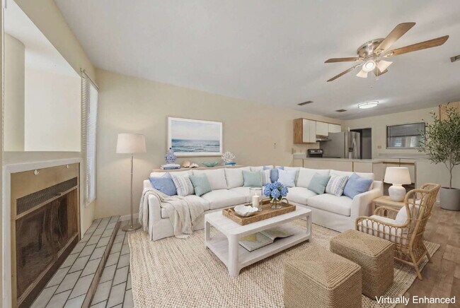 Building Photo - Spacious 2 bedroom townhouse with an additional loft located near TCC!