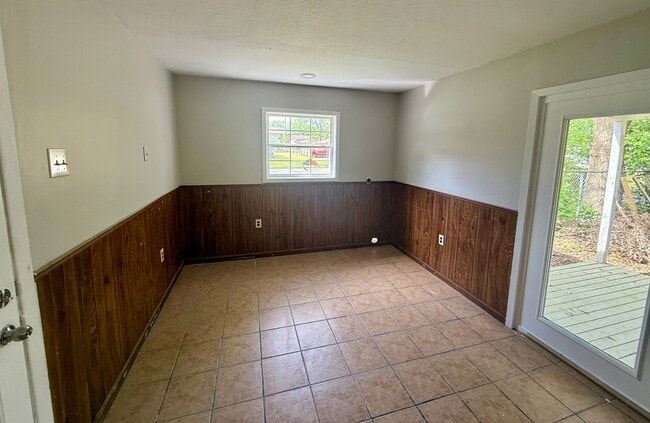 Building Photo - 2017 Fairfield Dr