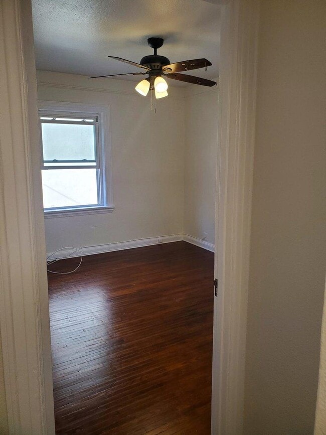 Building Photo - 4624 32nd St