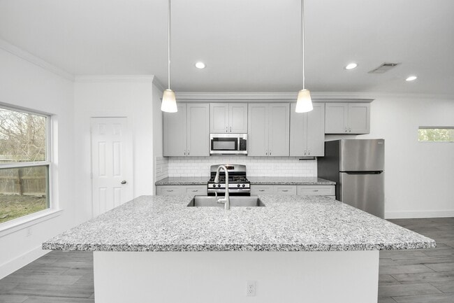 Building Photo - 8305 Prairie View Dr