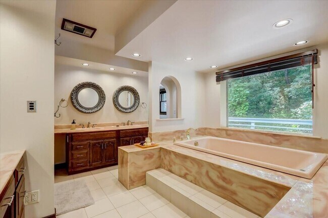 Building Photo - N43W27445-W27445 Capitol Dr