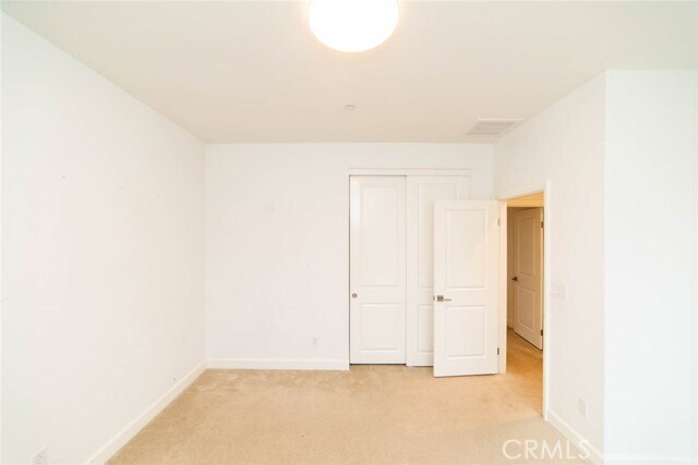 Building Photo - 52 Henson