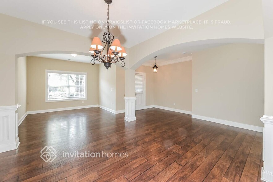 Building Photo - 5821 Apple Grove Rd NE