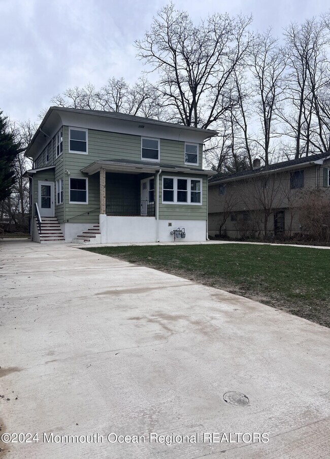 Building Photo - 14 Therese Ave