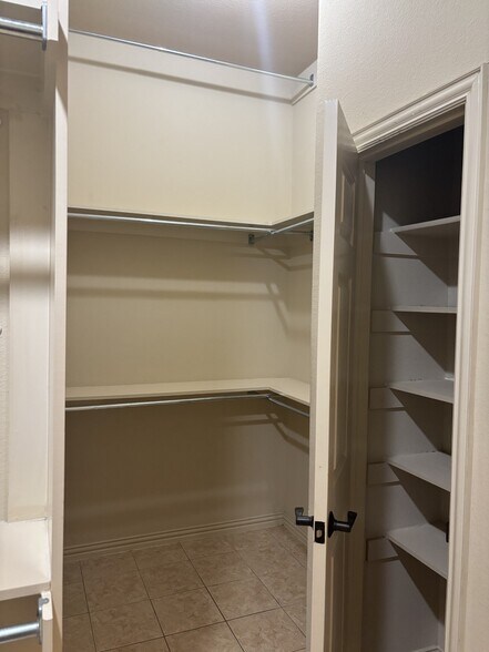 Building Photo - 552 Palomino Way