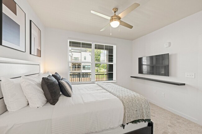 Building Photo - 2048 Bolton Dr NW