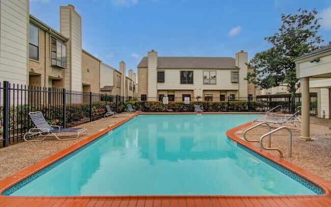 Building Photo - 8299 Cambridge St