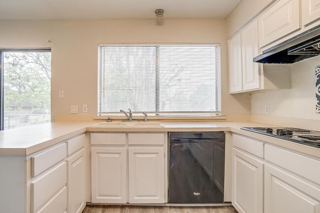 Building Photo - 5947 Chimney Wood Cir
