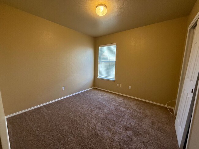 Building Photo - 2539 Red Fern Dr