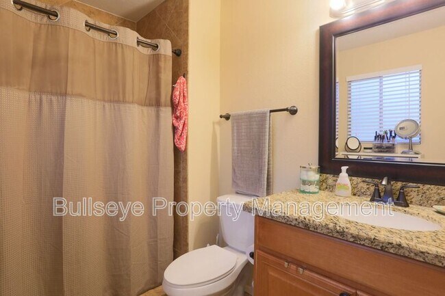 Building Photo - 2845 E Sierra St