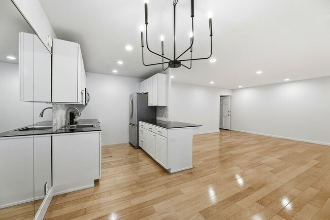 Building Photo - Elegantly Updated Apartment for Rent in Orinda