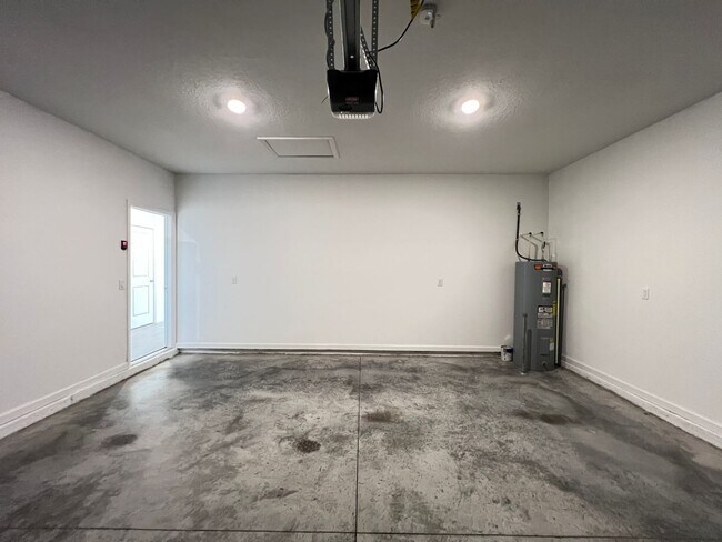 Building Photo - Awesome 3 BD/2BA Home in Beautiful Ocala!!!