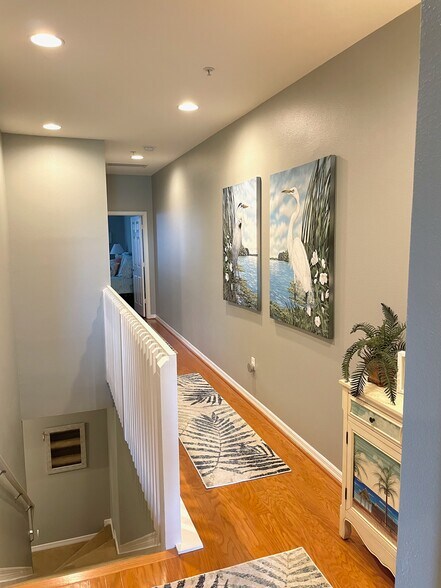 top of stairs looking toward bedrooms - 7230 Hamilton Rd