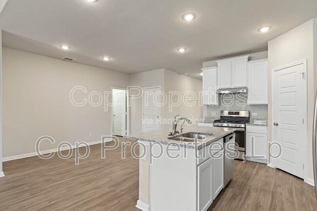 Building Photo - 5103 Topaz Bnd