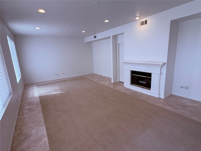 Building Photo - 24 Country Walk Dr