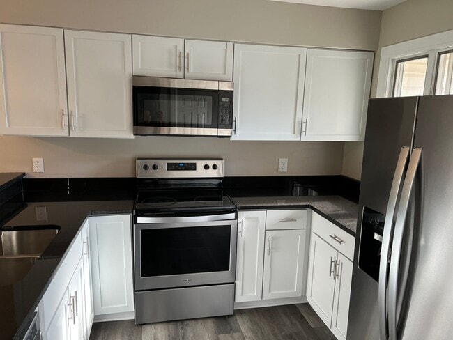 Primary Photo - Newly Remodeled 2 Bedroom, 2.5 Bath Condo ...