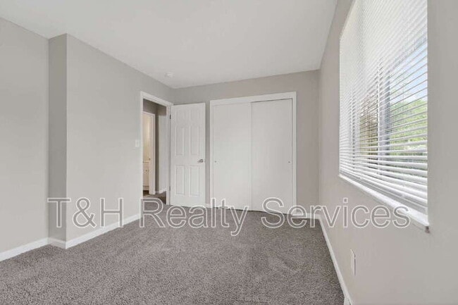 Building Photo - 1655 Walker Ave