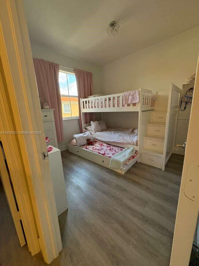 Building Photo - 6104 NW 114th Pl