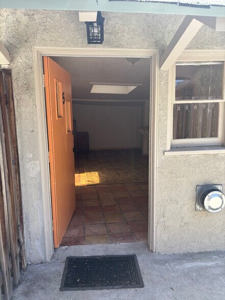 Building Photo - 2308 Woolsey St