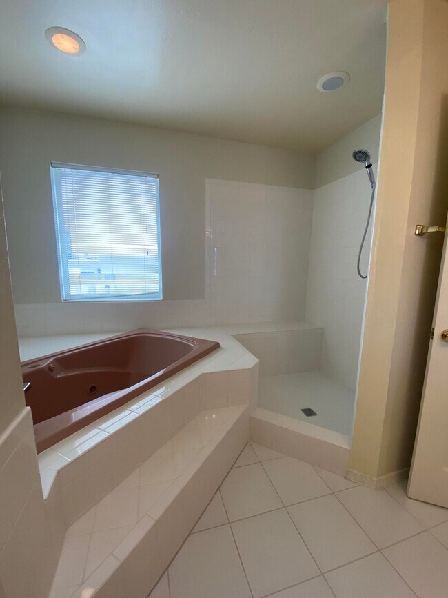 Building Photo - 7408 Big Bend Dr