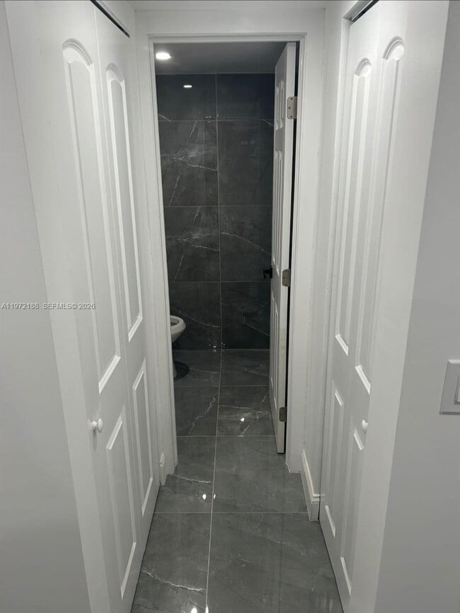 Building Photo - 6211 SW 138th Ct