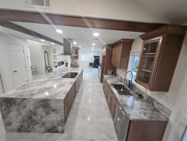 Building Photo - 3400 Bahia Pl