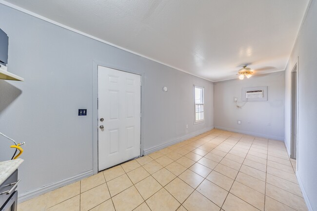 Building Photo - 13034 Emporia St