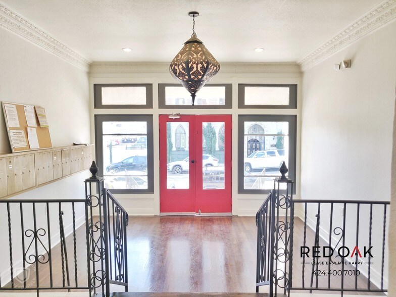 Building Photo - 1818 Whitley Ave