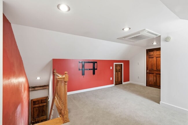 Building Photo - Beautiful 3BR 1.5 Townhouse in North East Lancaster City!