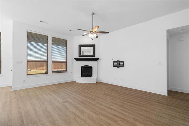 Building Photo - 4005 Crossroads Ct