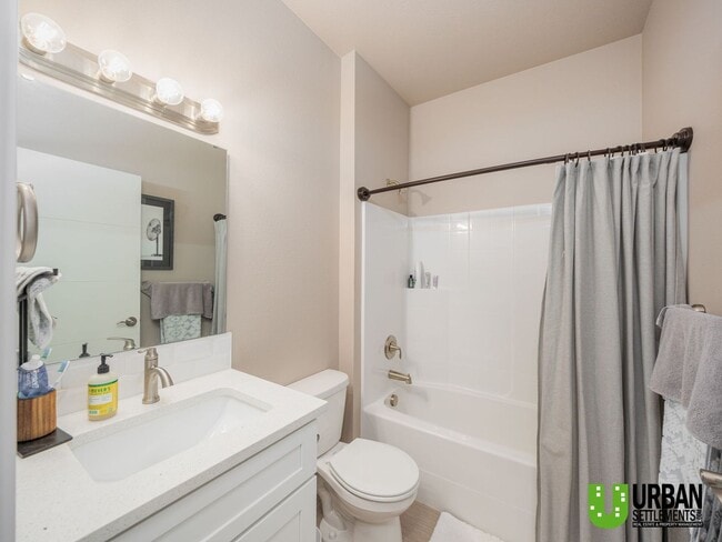 Building Photo - Charming 3-Bedroom Home in North Spokane –...