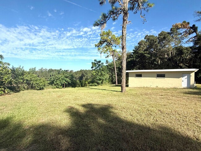 Building Photo - Cozy Two Bedroom, One Bath Single Family H...
