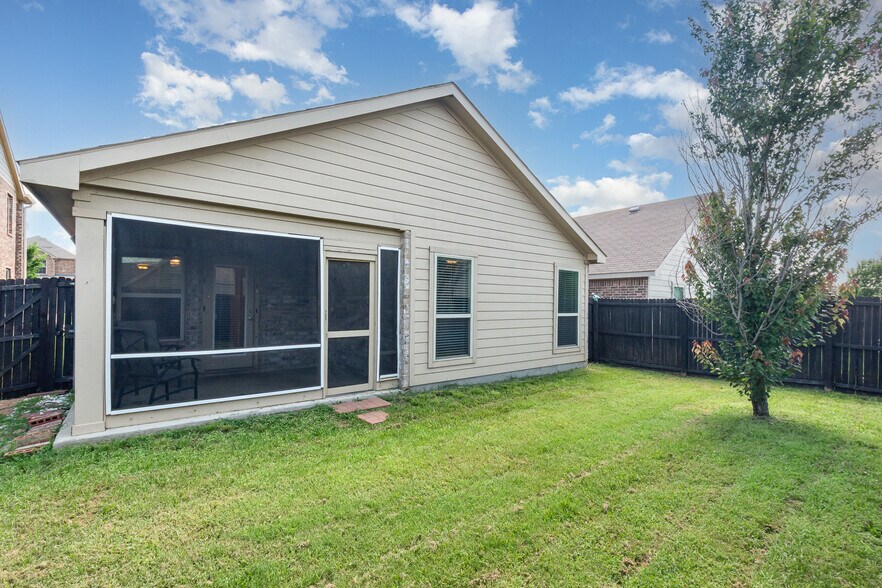 Building Photo - 8813 Deadwood Ln