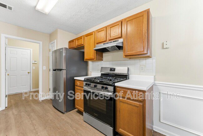 Building Photo - 2088 Manhattan Pkwy