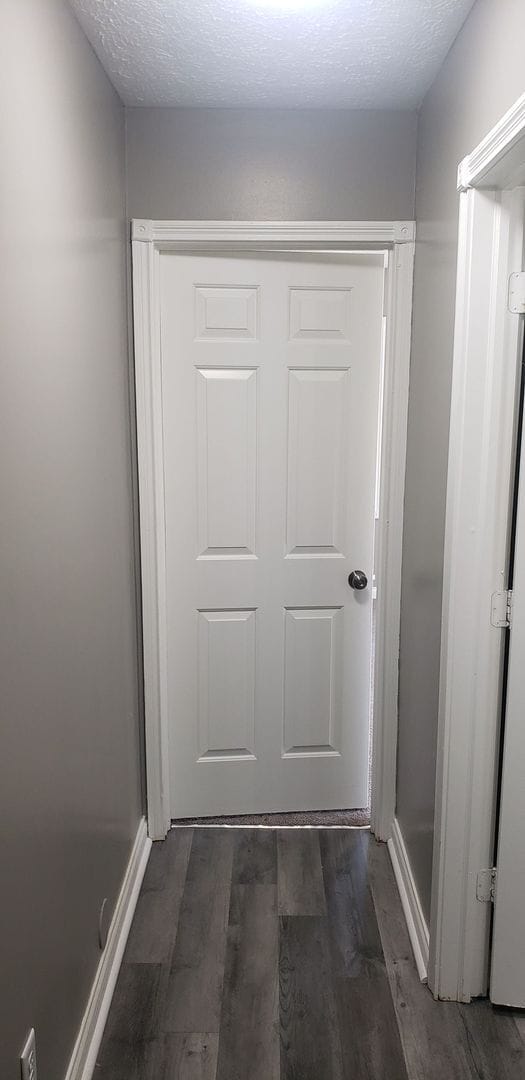 Building Photo - 2 bedroom 1 bath duplex